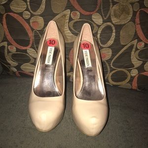 Brand new Steve Madden Platform Nude Heel